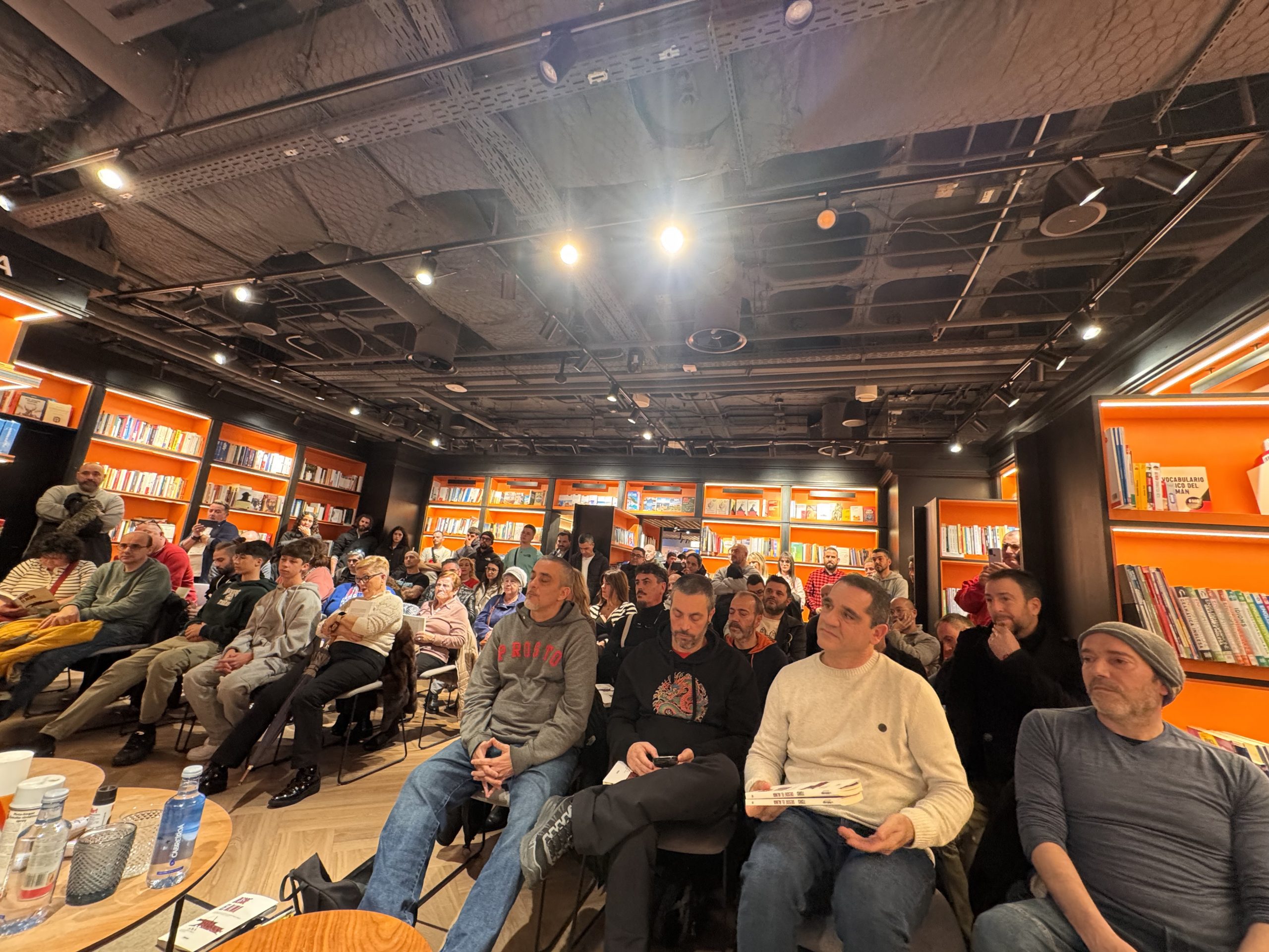 Desde el alma desborda Madrid: una presentación marcada por la memoria y la emoción